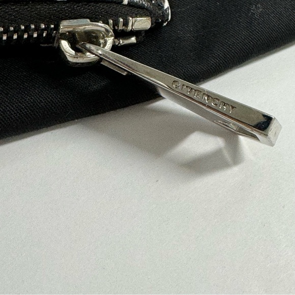 🌟HOST PICK NWOT LOGO STAR CLUTCH BAG - Picture 6 of 13